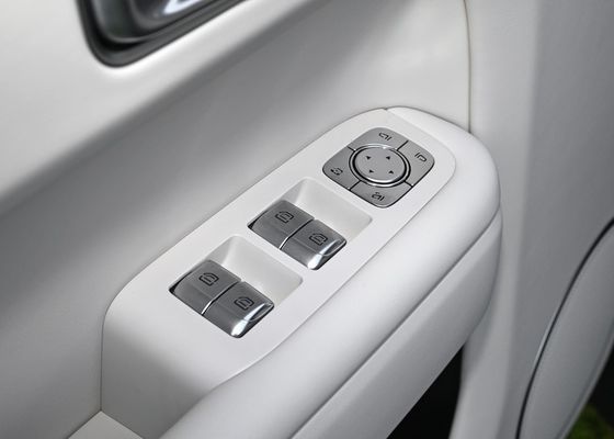 LiXiang L9 The Ultimate Dual Motor Four-Wheel Drive 5-Door 6-Seater SUV for Driving