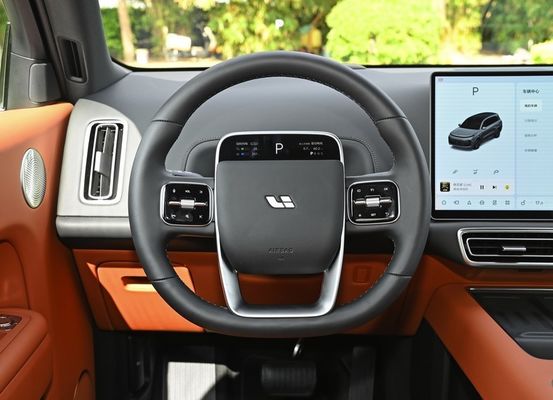 LiXiang L9 The Ultimate Dual Motor Four-Wheel Drive 5-Door 6-Seater SUV for Driving